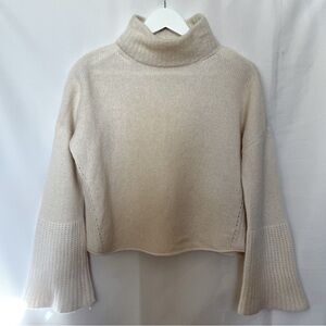 Skull Cashmere cream turtleneck sweater